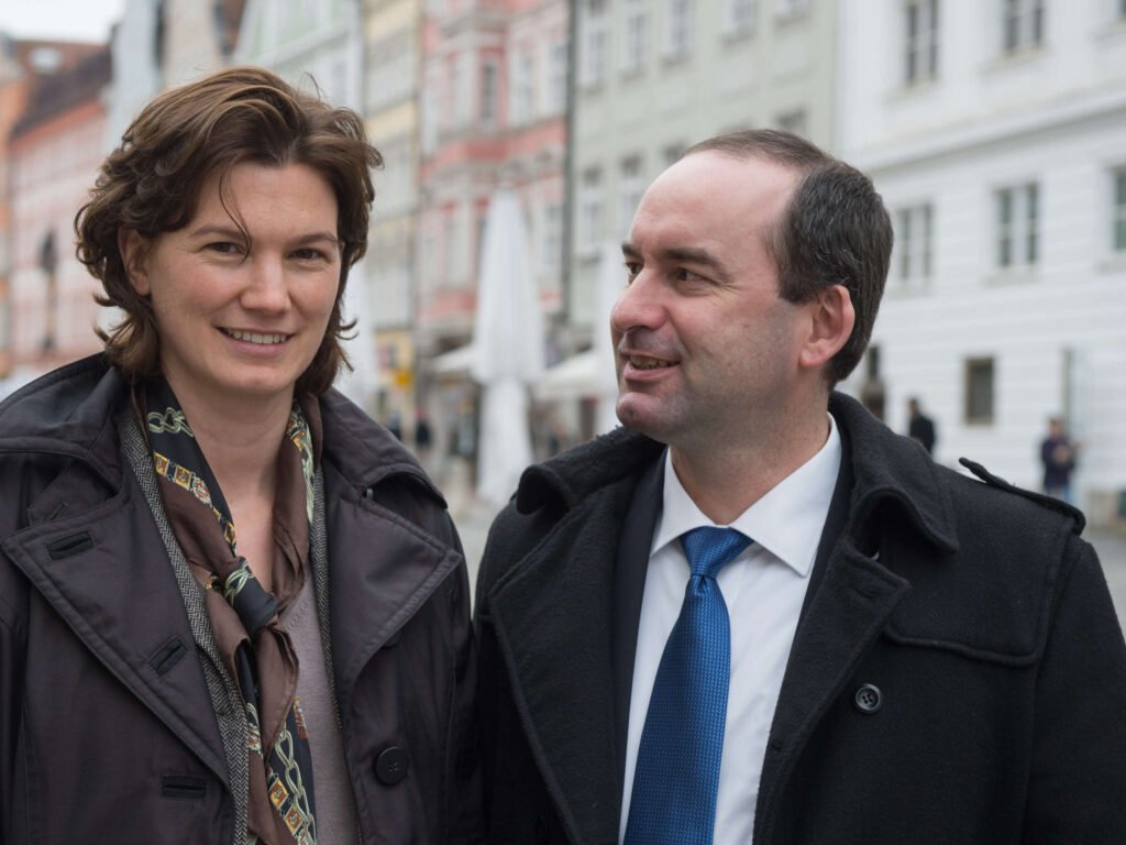 Tanja Schweiger Aiwanger getrennt – Hintergründe, Flugblatt-Affäre, Familie & aktueller Stand 2025 Tanja Schweiger Aiwanger getrennt